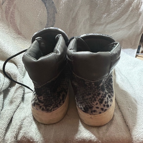 Madden Girl Sneaker Boot - Size 7 - Picture 6 of 10